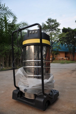 ขายเครื่องดูดฝุ่น สภาพสวยนำเข้าจากนอก 100L.กับ80L.ขายถูกตัวละ9,900บาทเท่านั้น!!