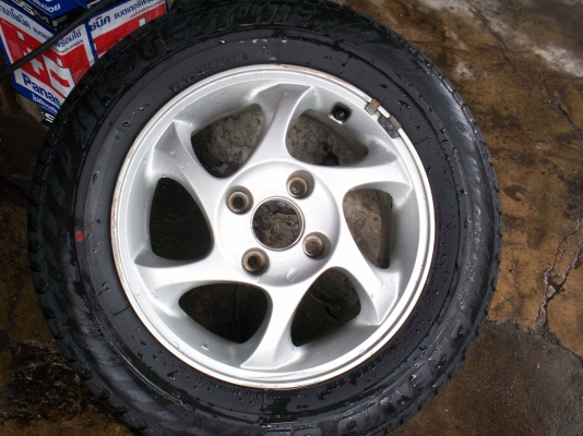 ขายล้อแม็กHONDA ACCORD(โฉมงูเห่า)15" พร้อมยาง195/65/R15 มีวงเดียวครับ