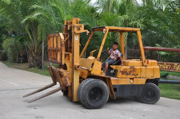 ขายFORKLIFT KOMATSU FD35ดีเซล(3ตันครึ่ง)งากระดก สภาพสวยเดิมจากญี่ปุ่น ขาย189,000บาท!!!