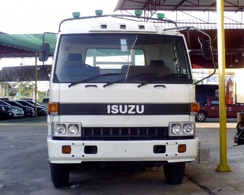 รถบรรทุกพื้นเรียบหางปลา ISUZU 12ล้อ สภาพพร้อมใช้งาน รถบรรทุกพื้นเรียบหางปลา ISUZU 12ล้อ สภาพพร้อมใช้งาน