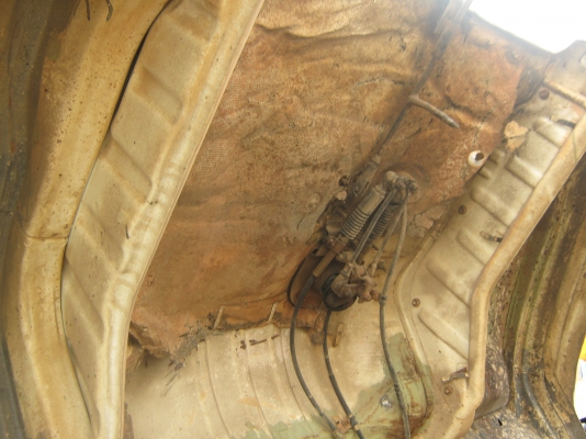 ขายรถ 6 ล้อกลาง HINO KM 777 ขายรถ 6 ล้อกลาง HINO KM 777