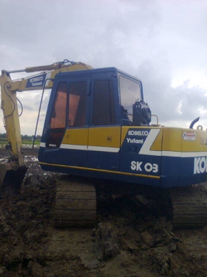 ต้องการขายรถแบคโคร KOBELCO SK03