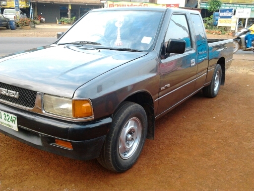 ISUZU TFR มังกรทอง SPACE CAB 2.5 MT ปี 33 รถบ้านสภาพสวยพร้อมใช้งาน เครื่อง 87 แน่นแรงดีประหยัดมาก ภายในเก๋งคอนโซลสวยครบ แอร์เย็น ช่วงล่างคัชซีสวยไม่ผุ ยางสภาพดีพร้อมใช้งาน เอกสารทะเบียนภาษีครบไม่ขาดพร้อมโอน ราคาต่อรองได้ครับ