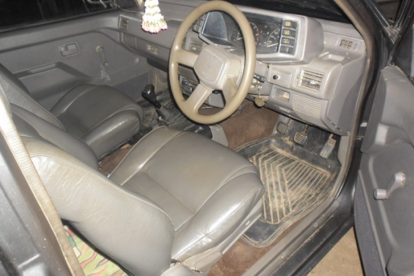 ISUZU TFR มังกรทอง SPACE CAB 2.5 MT ปี 33 รถบ้านสภาพสวยพร้อมใช้งาน เครื่อง 87 แน่นแรงดีประหยัดมาก ภายในเก๋งคอนโซลสวยครบ แอร์เย็น ช่วงล่างคัชซีสวยไม่ผุ ยางสภาพดีพร้อมใช้งาน เอกสารทะเบียนภาษีครบไม่ขาดพร้อมโอน ราคาต่อรองได้ครับ