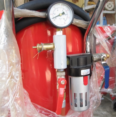 ขายเครื่องยิงทราย ระบบแรงดัน  ของใหม่ จากไต้หวัน พร้อมปืน 2 อัน หัวยิง 8 หัว