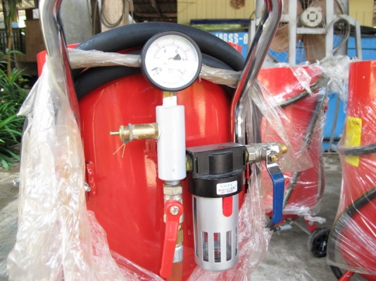 ขายเครื่องยิงทราย ระบบแรงดัน  ของใหม่ จากไต้หวัน พร้อมปืน 2 อัน หัวยิง 8 หัว