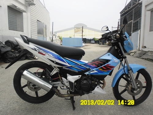 sonicตัวใหม่แท้สตราท์มือล้อแม๊กปี48เครื่องดีรถเดิมสีสวยภาษีไม่ขาด