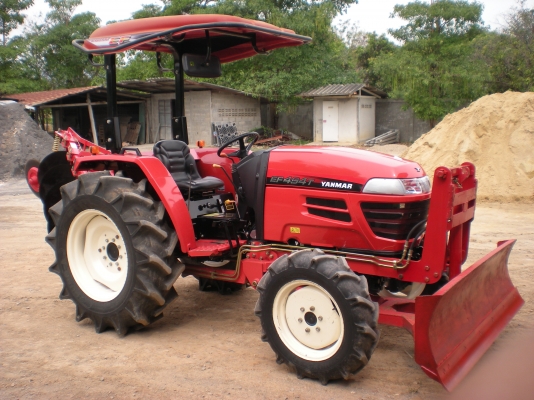 ขายรถไถ ยันร์ม่า 49 แรง 2 เพลา ใชงานได้ 100 กว่า ชั่วโมง สภาพสวย