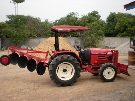 ขายรถไถ ยันร์ม่า 49 แรง 2 เพลา ใชงานได้ 100 กว่า ชั่วโมง สภาพสวย