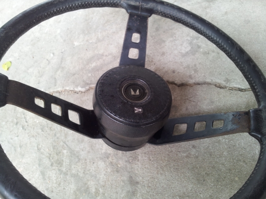 -ขายพวงมาลัยก้านยกรุ่นเก๋าหายากครับ