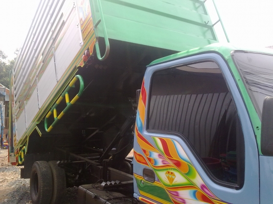 ขายหกล้อดั้มพ์ ISUZU 110