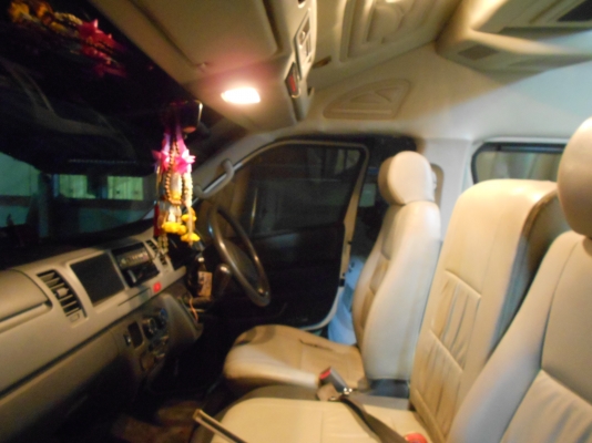 ขาย TOYOTA - HIACE - COMMUTER D4D 2.5 MT  ปี2007 สีขาว เกียร์ธรรมดา เครื่องดีเซล 2500cc แต่ง VIP