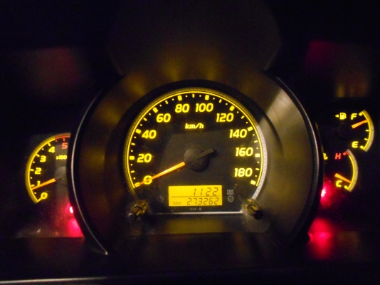 ขาย TOYOTA - HIACE - COMMUTER D4D 2.5 MT  ปี2007 สีขาว เกียร์ธรรมดา เครื่องดีเซล 2500cc แต่ง VIP