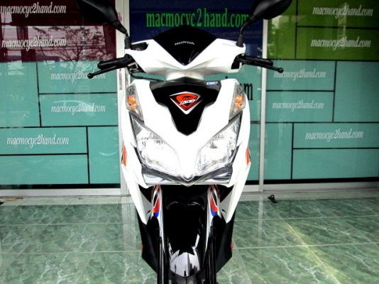 ขาย click125Iรุ่น idling stopดับเครื่องอัตโนมัตเมื่อจอดรถนิ่ง ล้อแมกซ์ +คอมบายเบลก 46000