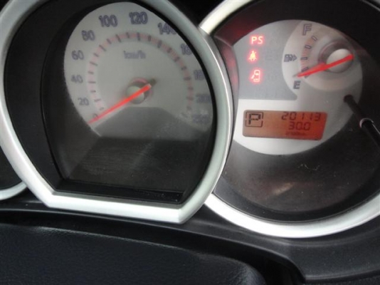 ขาย 2010 NISSAN TIIDA LATIO 1.6 AT สีเทา-ดำ ติดแก๊ส LPG หัวฉีด มือหนึ่ง สวย ประหยัดไมล์ 3 หมื่นโล จัดแนนซ์ได้เต็ม