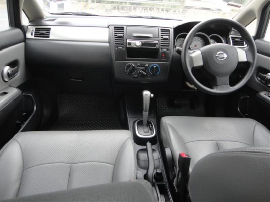 ขาย 2010 NISSAN TIIDA LATIO 1.6 AT สีเทา-ดำ ติดแก๊ส LPG หัวฉีด มือหนึ่ง สวย ประหยัดไมล์ 3 หมื่นโล จัดแนนซ์ได้เต็ม