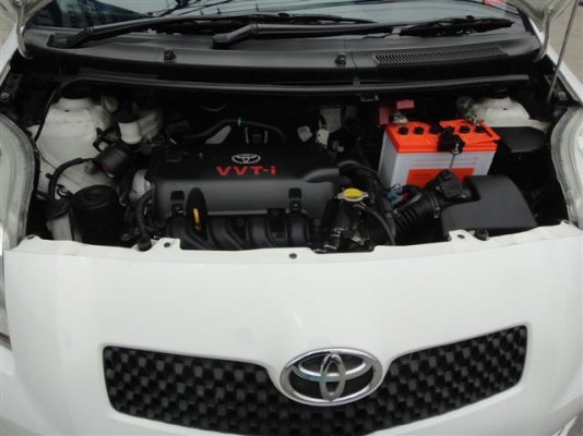 ขาย 2009 TOYOTA YARIS 1.5J AUTO ไมล์ 8 หมื่น สีขาว สวย สภาพดี ใช้งานต่อได้ทันที