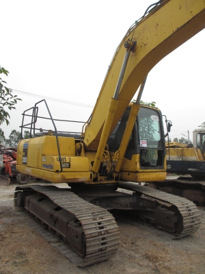 มี VDO รับส่วนลด 200,000 บาทไปเลย สภาพ 95 \%  KOMATSU PC 200 -7 เก่านอก เอวแน่น ปั็มแรง ซีเรียลสูง สภาพพร้อมใช้ สุดๆเอาไปแบ่งกันใช้ได้เลยครับ น้องร็อค จัดหั้ย สนใจโทร