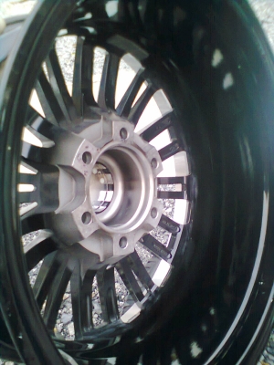 ปรับราคาใหม่ขายแม็ก 6 รู  ขอบ17 ขนาด 7.5 นิ้ว พร้อมน๊อต 24 ตัว ใช้งานมา 6 เดือน  รวม 4 วง