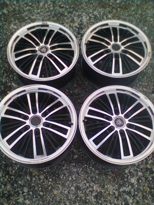 ปรับราคาใหม่ขายแม็ก 6 รู  ขอบ17 ขนาด 7.5 นิ้ว พร้อมน๊อต 24 ตัว ใช้งานมา 6 เดือน  รวม 4 วง