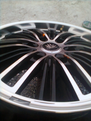 ปรับราคาใหม่ขายแม็ก 6 รู  ขอบ17 ขนาด 7.5 นิ้ว พร้อมน๊อต 24 ตัว ใช้งานมา 6 เดือน  รวม 4 วง