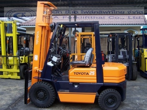 ขายรถ โฟล์คลิฟท์ TOYOTA รุ่น 5-FD25