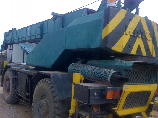 ขายรถเครน 4 ล้อ 20 ตัน KATO  20 H ปั๊ม 3 ตอน  ขาตรง เอกสารเล่มทะเบียน