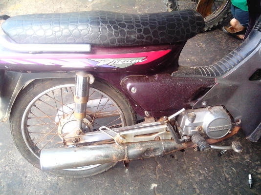 ขายดรีมนิว สภาพเดิมเครื่องดีเดินเบาเงียบ ไฟครบ 5500 บาท