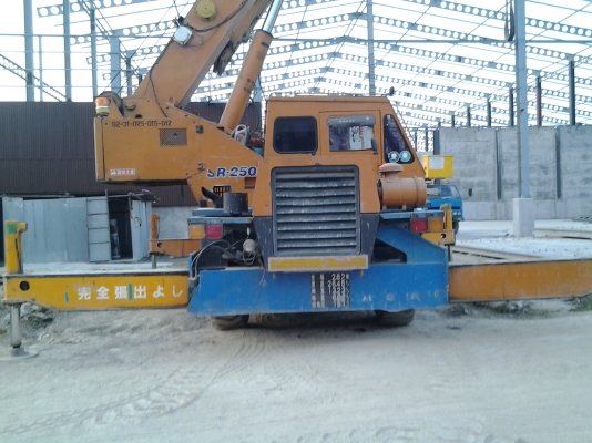 ขายรถเครน 4 ล้อ 25 ตัน KATO Mark 5  ปั๊ม 3 ตอน มีกิ๊ปชักไส้ ขาตรงมีเล่มทะเบียน