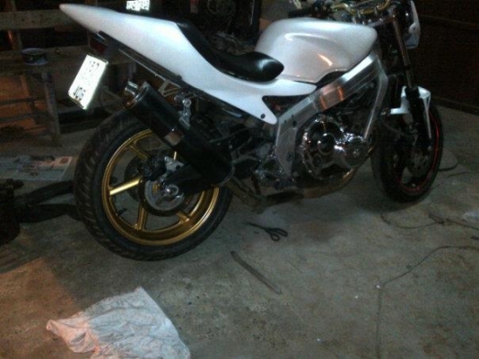 ขาย CBR400  ปี  89  ลดราคาเลย  54000 น่ะจ๊ะ(ราคานี้พร้อมโอนเลยครับ)