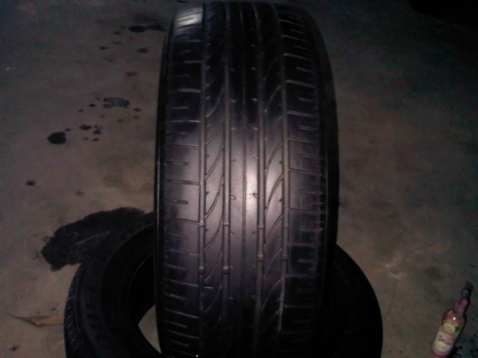 ลดราคาอีก2200ด่วนๆเลยครับขายยาง ปิสโตน265/60/18ปี09  4เส้นสวยๆครับ