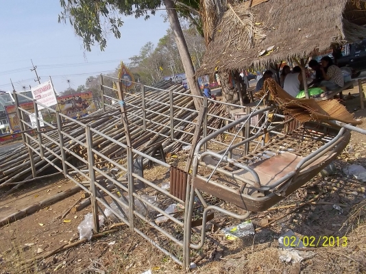 ขายคอกใส่  NKR  ยาว4.30ม