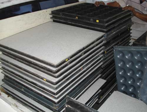 ขายเหมา พื้นยก (RAISED FLOOR) ยี่ห้อ TATE ของ USA ทนทาน รับน้ำหนักได้มาก ขนาด 60x60cm มีอยู่ 7000 แผ่น (2000 ตรม.) มีอุปกรณ์ครบ ติดตั้งมาตรม.ละ 4000 รวม 8,000,000 บาท ต้องการขายเหมาถูกมาก