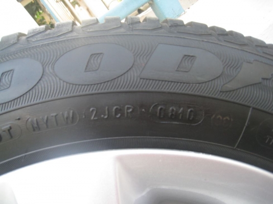 ขายล้อแม็ก Nissan March 15"x5.5" et 50 4 รู 100 +ยางปี 10 (081-3747940)