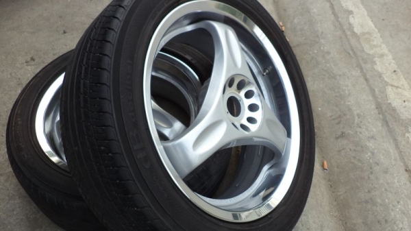 ขายแม็กซ์พร้อมยาง Work Racing ขอบ17 นิ้ว JAPAN 5 รู 114.3 แท้ ทั้งยางทั้งแม็กซ์