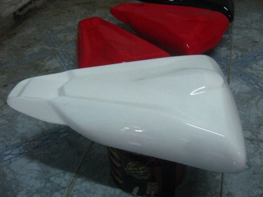 ครอบเบาะแต่ง cbr150,cbr250 ราคา1500 พิเศษ 1200 สนใจ 0883745640