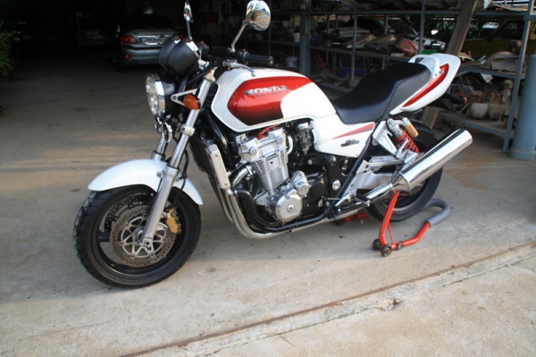 ขาย cb 1300 ปี 2000 แท้ เครื่องบรอนส์ สรรพสามิตแท้ รถเดิม สภาพสวย 149000