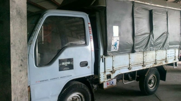 รถอิซูซุ  4 ล้อ  88 แรงม้า  ปี 39   สนใจติดต่อ 081 - 6079515