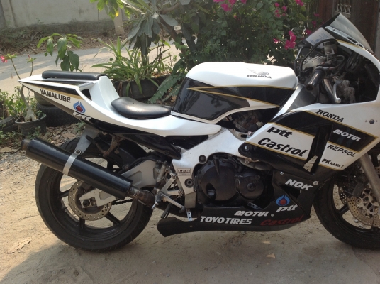 ขายCbr400ปี92สภาพดีสีใหม่เครื่องแรงมีทะเบียนครับ72000
