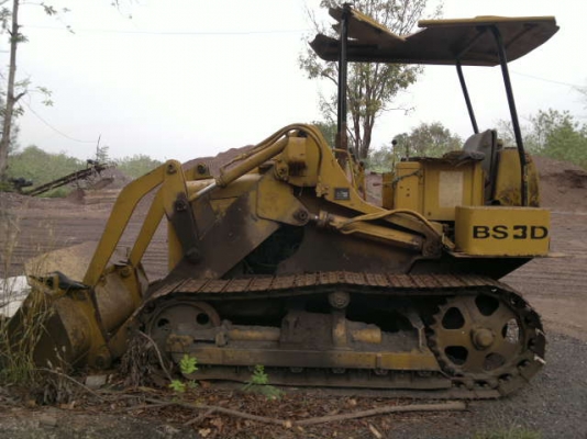 ขายรถตักตีนตะขาบ MITSUBISHI BS3D สภาพสมบูรณ์ ใช้งานอยู่