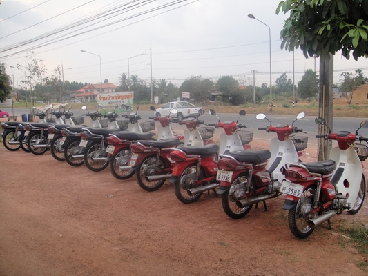 ขายฮอนด้าดรีม คุรุสภา สภาพสวยพร้อมใช้งาน (ทะเบียนพร้อมชุดโอน ) มีรถให้เลือก 35 คัน