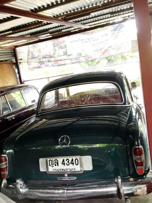 ขายด่วน!!! รถโบราณ Benz 190 สีเขียว!! ขายด่วน!!! รถโบราณ Benz 190 สีเขียว!!