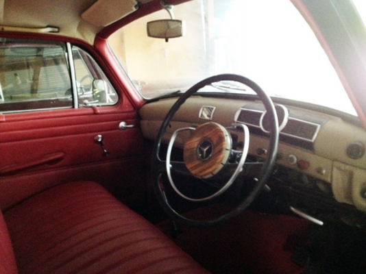 ขายด่วน!!! รถโบราณ Benz 190 สีเขียว!! ขายด่วน!!! รถโบราณ Benz 190 สีเขียว!!