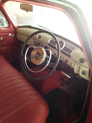 ขายด่วน!!! รถโบราณ Benz 190 สีเขียว!! ขายด่วน!!! รถโบราณ Benz 190 สีเขียว!!