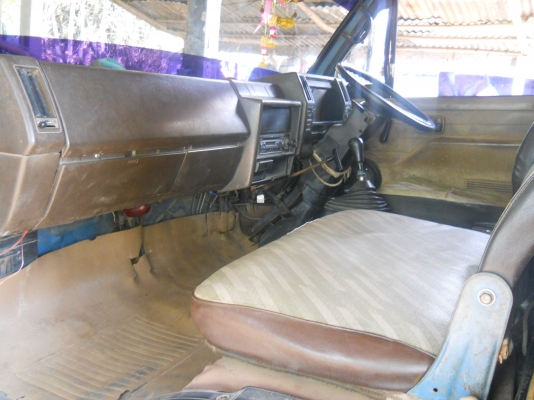 ขาย 6 ล้อ ISUZU NPR 115 รถห้างแท้ F หน้า-หลัง