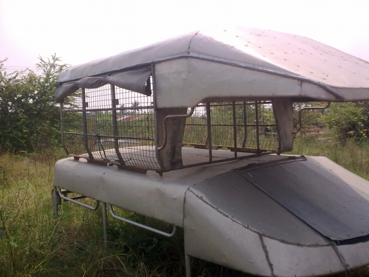 หลังคาเหล็ก nissan big m(ขายอันบนแล้วเหลืออันข้างล่าง)