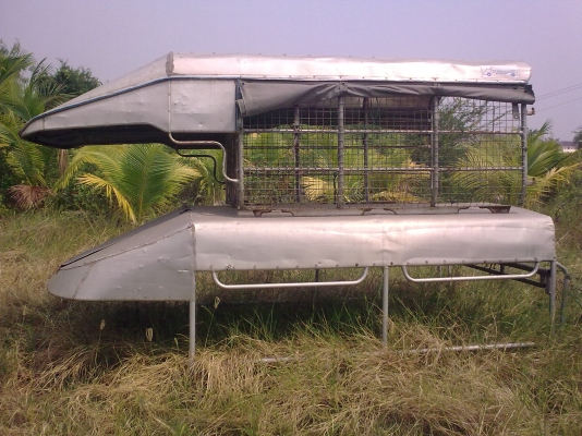 หลังคาเหล็ก nissan big m(ขายอันบนแล้วเหลืออันข้างล่าง)