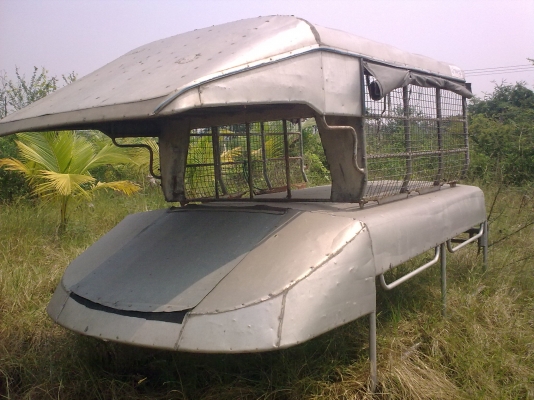 หลังคาเหล็ก nissan big m(ขายอันบนแล้วเหลืออันข้างล่าง)