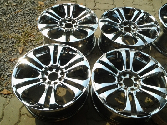 ขอบ18  vip  รถเก๋ง