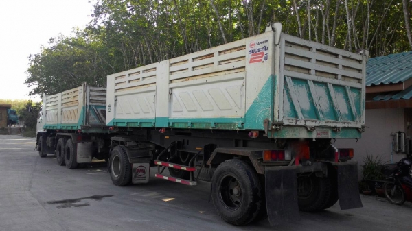 รถมิตซู 10 ล้อดั้ม 270 แรงม้า. ปี 54 ( ขายแม่ , ลูก )   สนใจติดต่อ  081 - 6079515